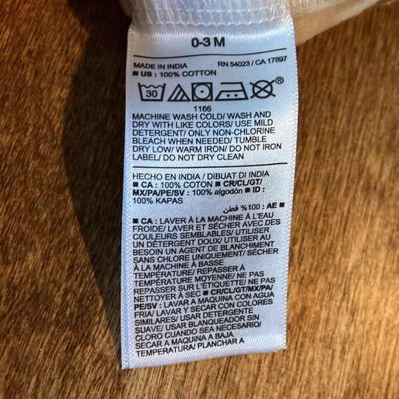 NEW Old Navy Baby Heart Long Sleeve Onesie BodySuit 0-3 Months - Picture 9 of 9